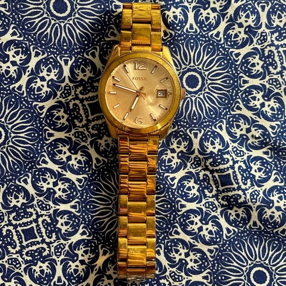 HP🤍Womens Gold Fossil Watch - Picture 4 of 5